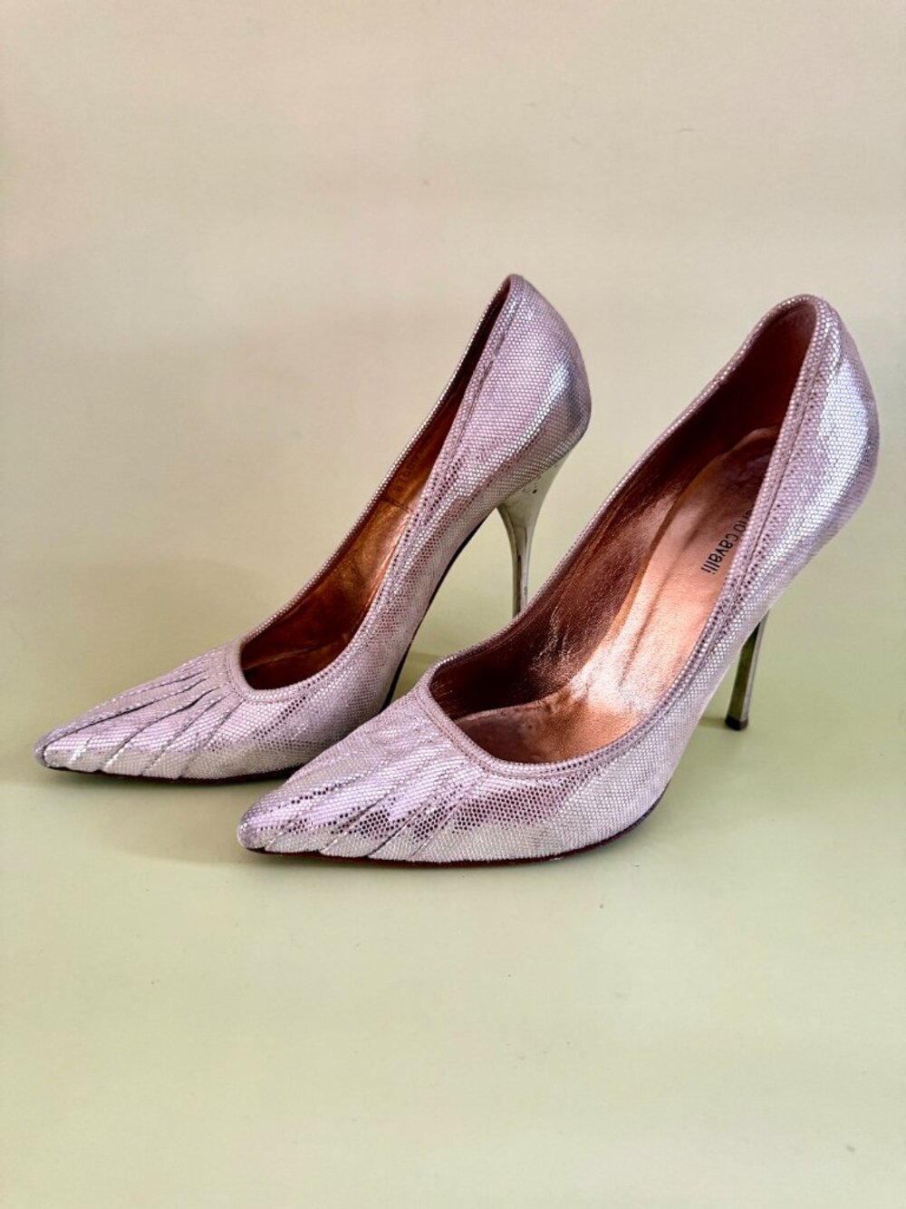 Roberto Cavalli Pink Lizard Metallic Curved Heel Pumps Italy 39.5 US 9 - Picture 3 of 8